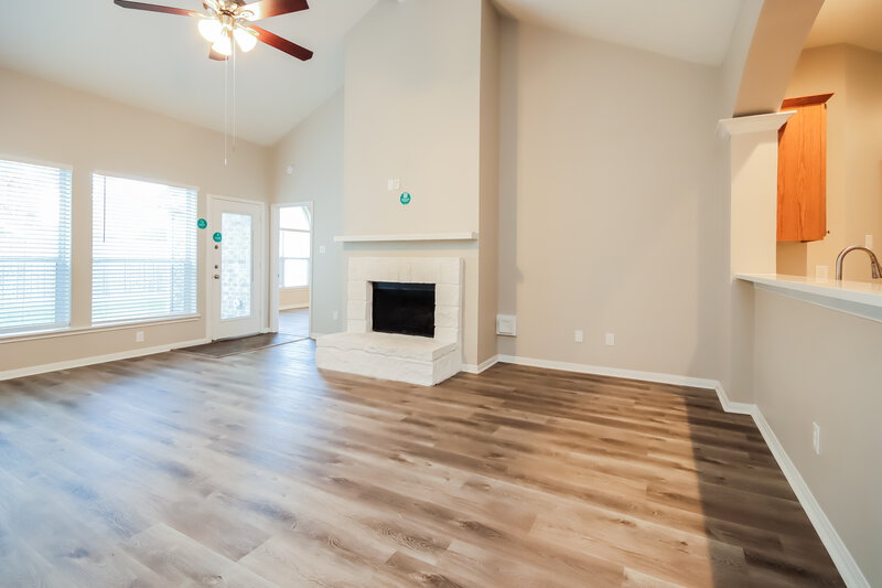 2,645/Mo, 2131 Emerald Cove Dr League City, TX 77573 Living Room View
