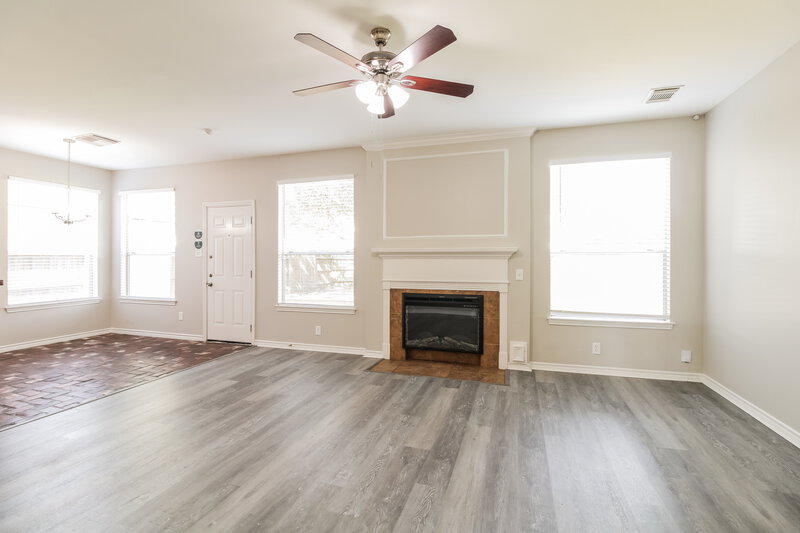 2,330/Mo, 3603 Parkshire Dr Pearland, TX 77584 Living Room View