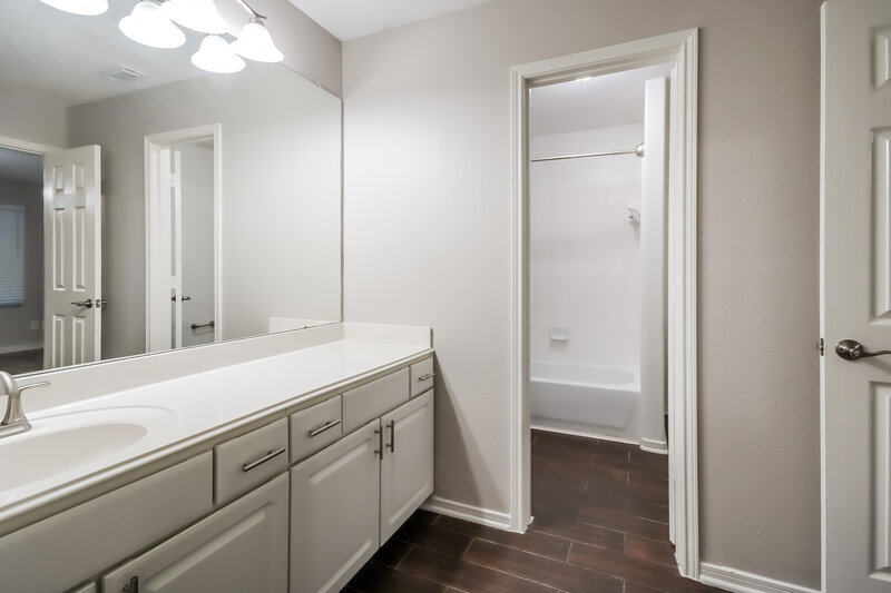 2,590/Mo, 12318 Landsdown Ridge Way Humble, TX 77346 Bathroom View