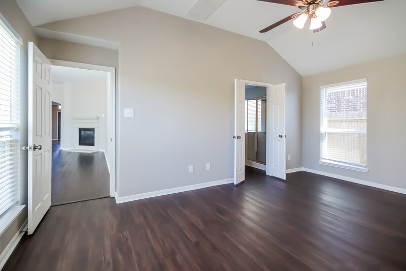 2,410/Mo, 5450 Peppermint Dr Baytown, TX 77521 Main Bedroom View 2