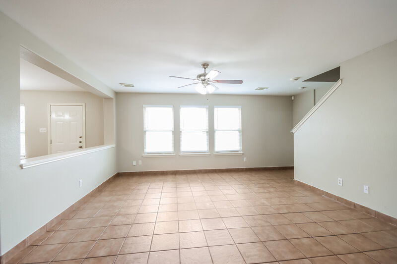 1,805/Mo, 29415 Legends Hill Dr Spring, TX 77386 Living Room View