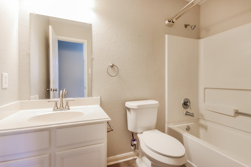 1,805/Mo, 29415 Legends Hill Dr Spring, TX 77386 Bathroom View