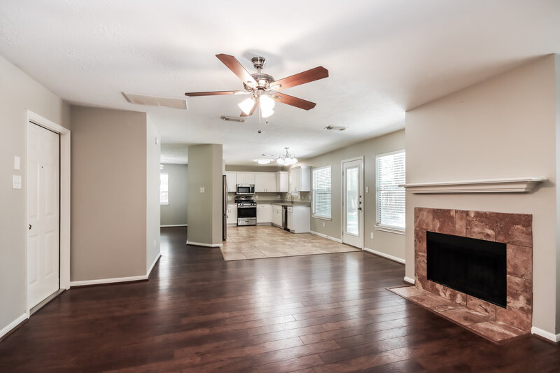 3,150/Mo, 7014 Hayden Dr Magnolia, TX 77354 Living Room View