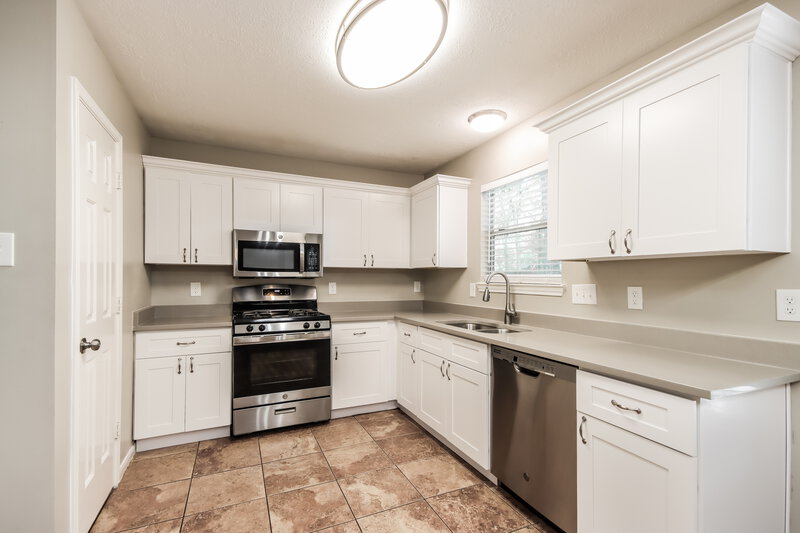 3,150/Mo, 7014 Hayden Dr Magnolia, TX 77354 Kitchen View 2