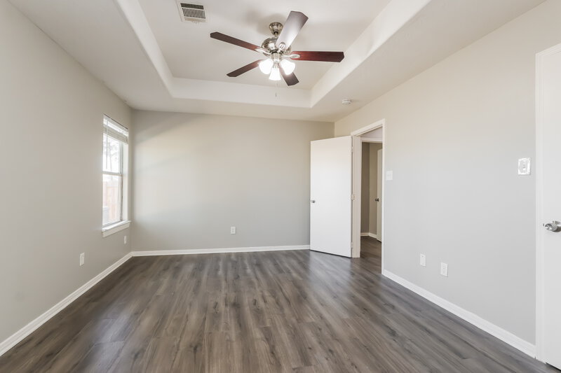 1,675/Mo, 16257 Sun View Ln Conroe, TX 77302 Main Bedroom View 2