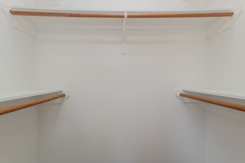 1,675/Mo, 16257 Sun View Ln Conroe, TX 77302 Walk In Closet View 2