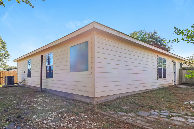 1,675/Mo, 16257 Sun View Ln Conroe, TX 77302 Rear View