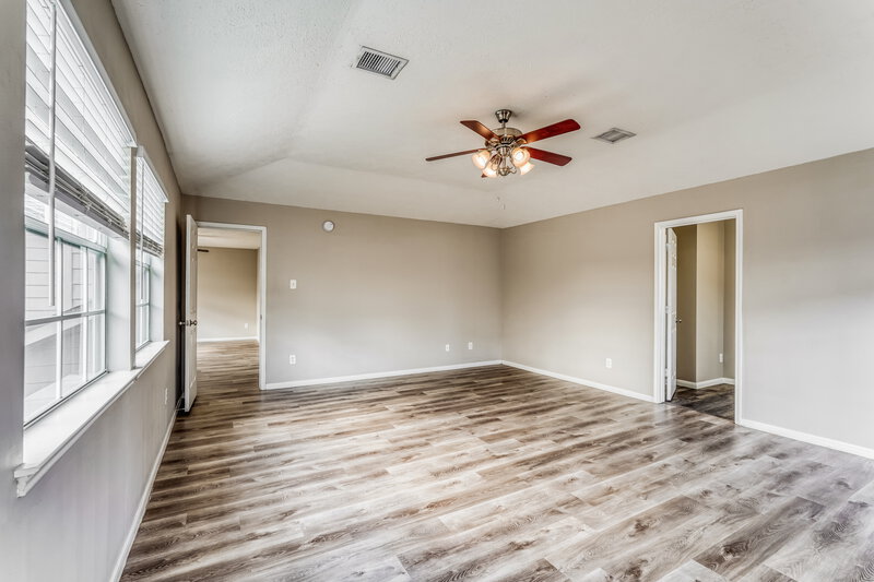 2,045/Mo, 21902 Willow Shadows Dr Tomball, TX 77375 Main Bedroom View 2