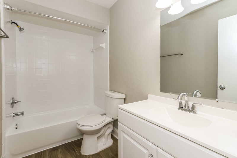 1,685/Mo, 4167 Amir St Houston, TX 77072 Bathroom View 2
