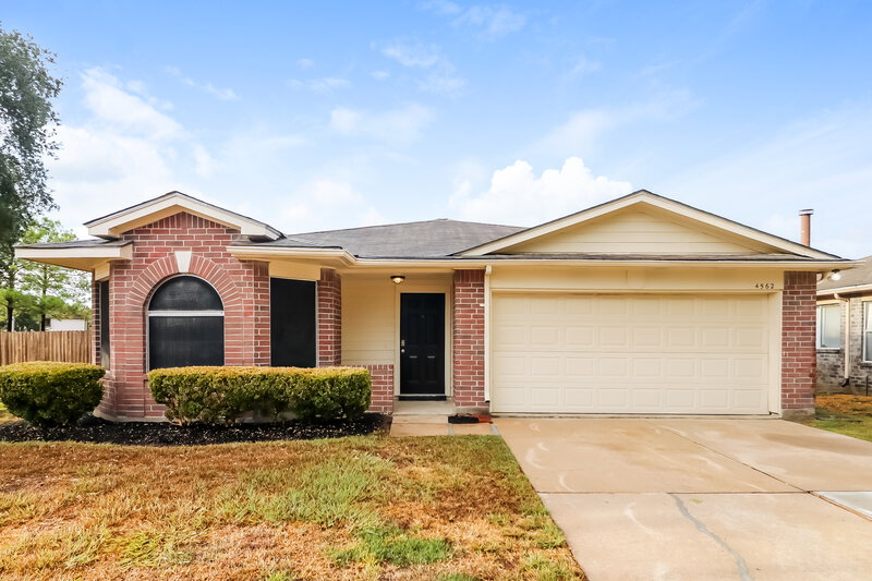 2,175/Mo, 4562 Buckleridge Rd Houston, TX 77053 External View