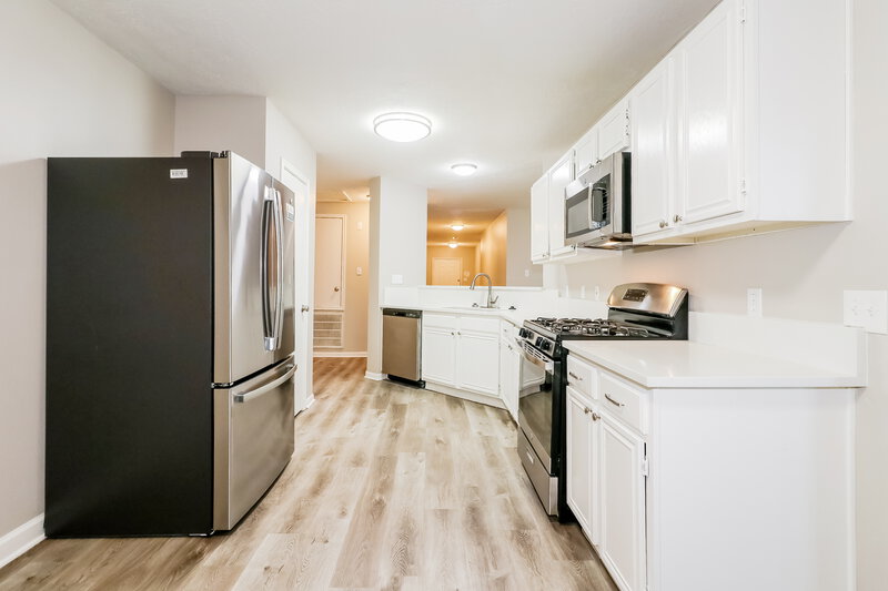 2,175/Mo, 4562 Buckleridge Rd Houston, TX 77053 Kitchen View