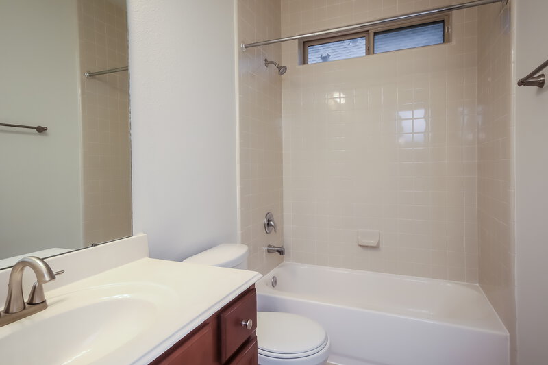 2,365/Mo, 12207 Golden Oasis Ln Humble, TX 77346 Bathroom View