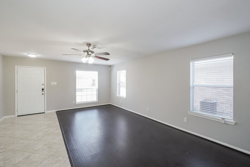 2,265/Mo, 21018 Neva Ct Humble, TX 77338 Living Room View