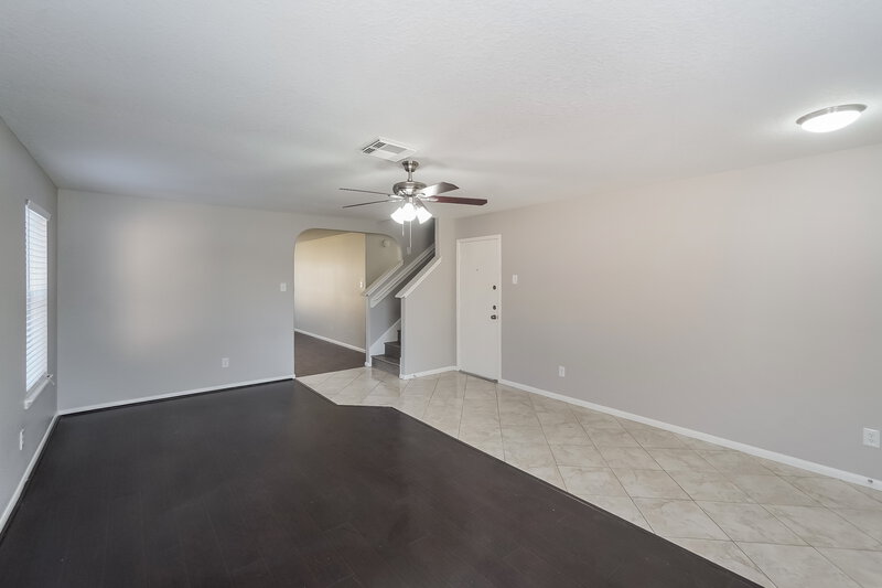 2,265/Mo, 21018 Neva Ct Humble, TX 77338 Living Room View 2