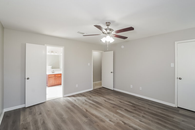 2,265/Mo, 21018 Neva Ct Humble, TX 77338 Main Bedroom View 2