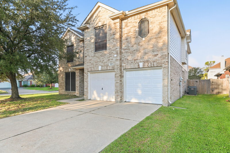 2,175/Mo, 11003 Sentry Ct Houston, TX 77065 Front View