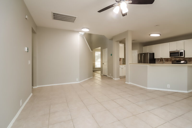 2,525/Mo, 11003 Sentry Ct Houston, TX 77065 Living Room View 3