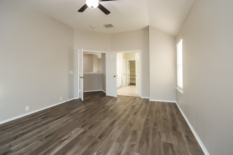 2,525/Mo, 11003 Sentry Ct Houston, TX 77065 Main Bedroom View 2