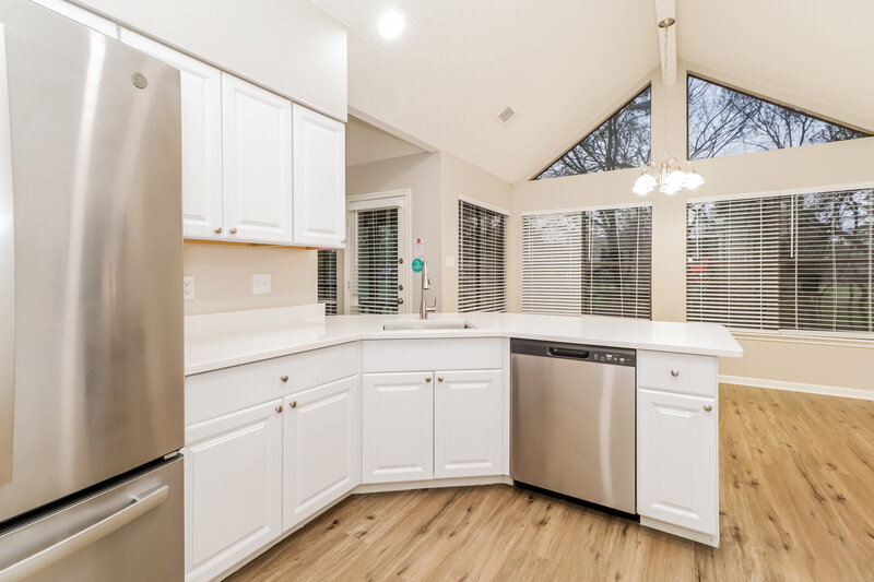 2,260/Mo, 1926 Topside Ct Crosby, TX 77532 Kitchen View