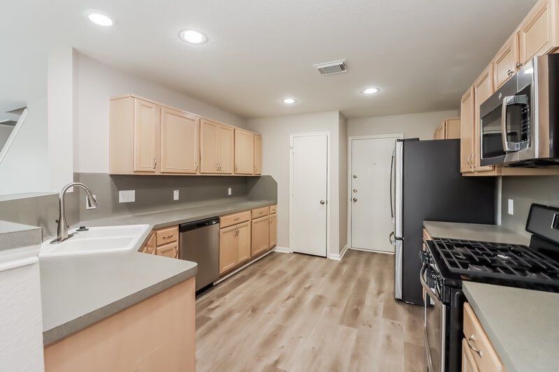 2,145/Mo, 6806 Oleander Grove Way Houston, TX 77049 Kitchen View