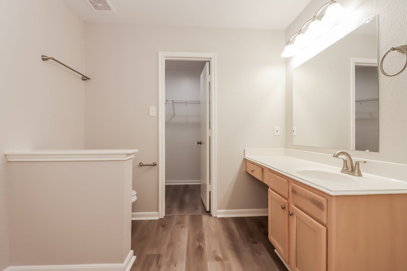 2,145/Mo, 6806 Oleander Grove Way Houston, TX 77049 Main Bathroom View 2