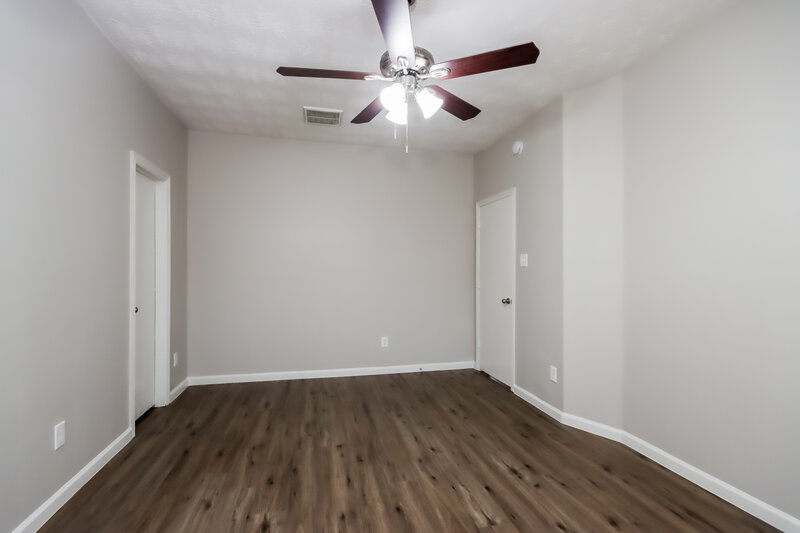 1,840/Mo, 5058 Willow Point Dr Conroe, TX 77303 Main Bedroom View