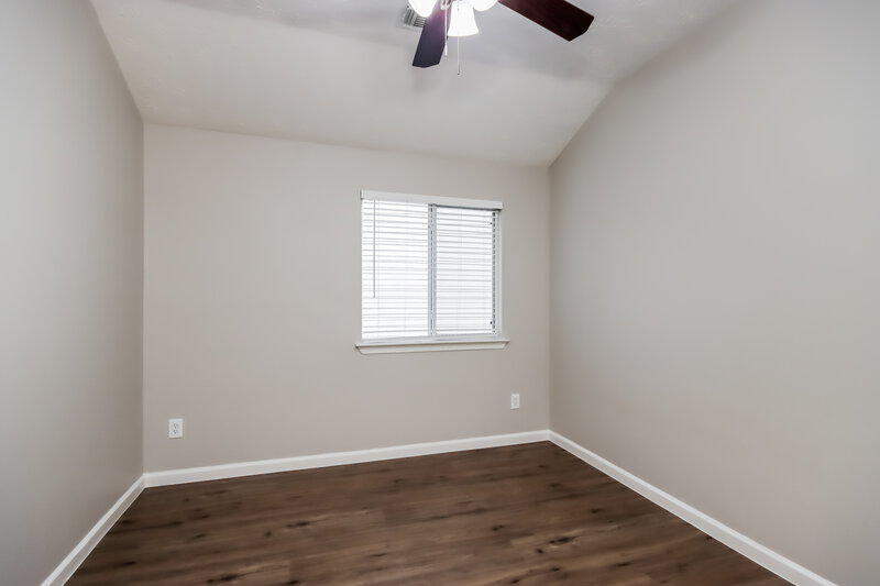 1,840/Mo, 5058 Willow Point Dr Conroe, TX 77303 Bedroom View
