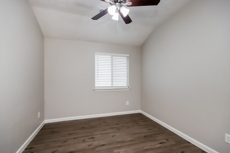 1,840/Mo, 5058 Willow Point Dr Conroe, TX 77303 Bedroom View 2