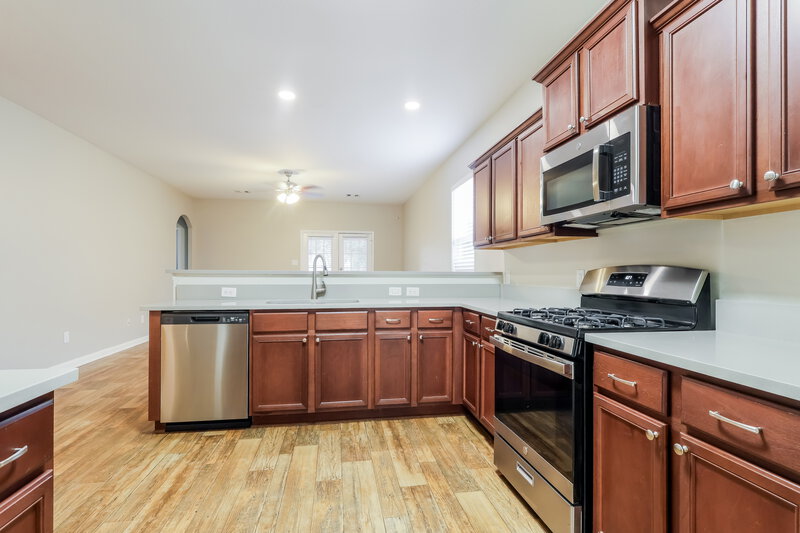 1,750/Mo, 2003 Lost Pine Ct Conroe, TX 77304 Kitchen View