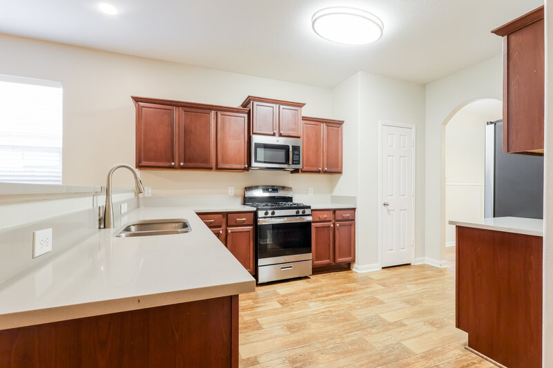 1,750/Mo, 2003 Lost Pine Ct Conroe, TX 77304 Kitchen View 2