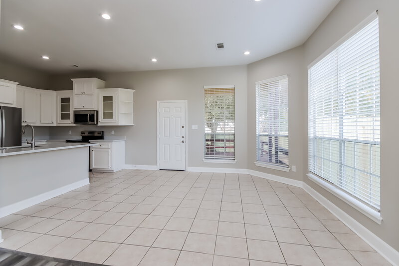 1,750/Mo, 6946 Gentle Breeze Dr Willis, TX 77318 Dining Room View