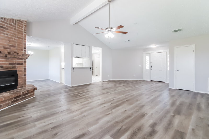 2,220/Mo, 2626 Morninglight Dr Houston, TX 77084 Living Room View 3
