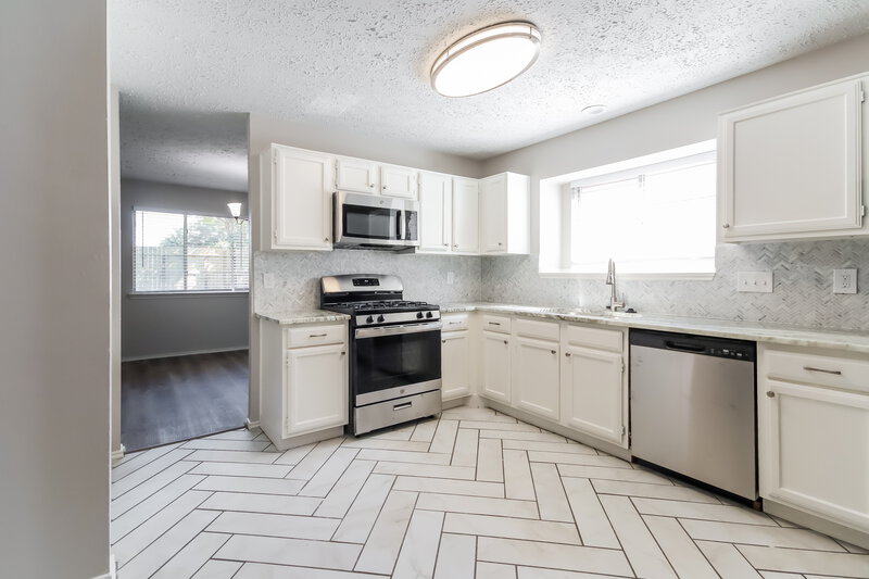 2,220/Mo, 2626 Morninglight Dr Houston, TX 77084 Kitchen View 3