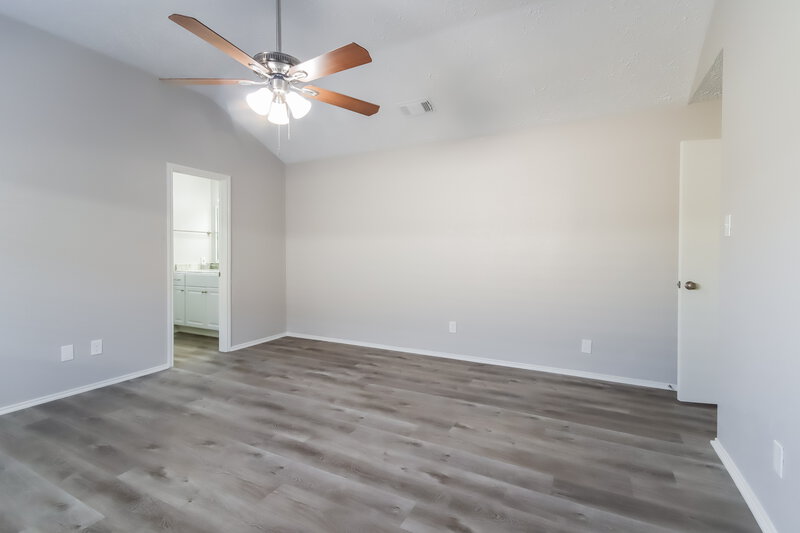 2,220/Mo, 2626 Morninglight Dr Houston, TX 77084 Main Bedroom View 2