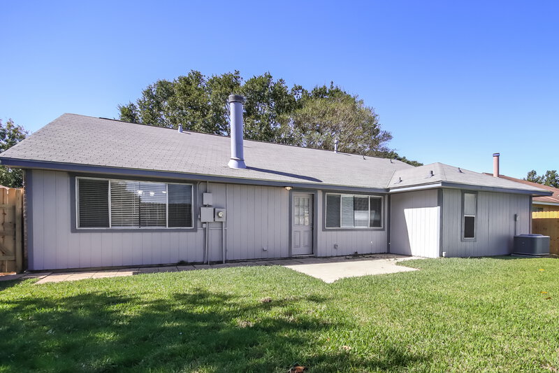 2,220/Mo, 2626 Morninglight Dr Houston, TX 77084 Rear View