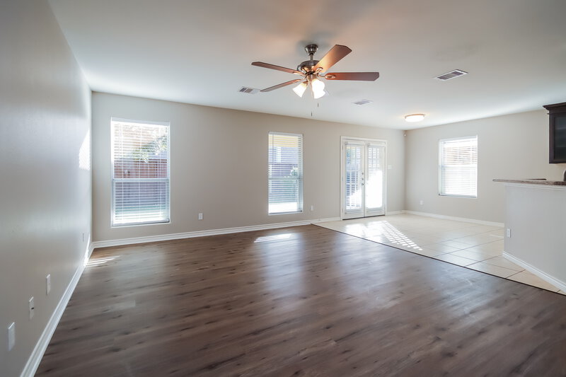 2,590/Mo, 5419 Rio Sabinas St Rosharon, TX 77583 Living Room View 3