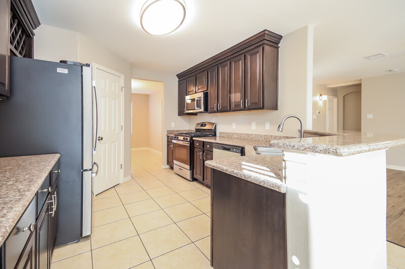 2,590/Mo, 5419 Rio Sabinas St Rosharon, TX 77583 Kitchen View 2