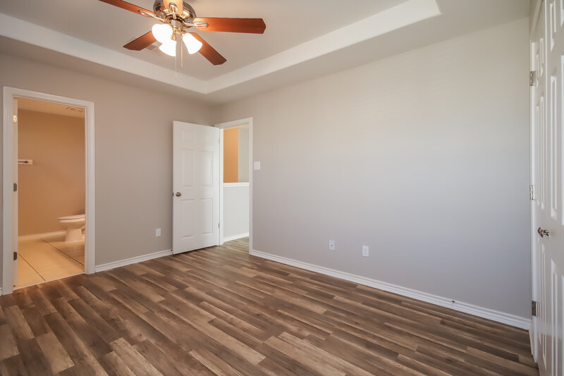 2,590/Mo, 5419 Rio Sabinas St Rosharon, TX 77583 Main Bedroom View 2