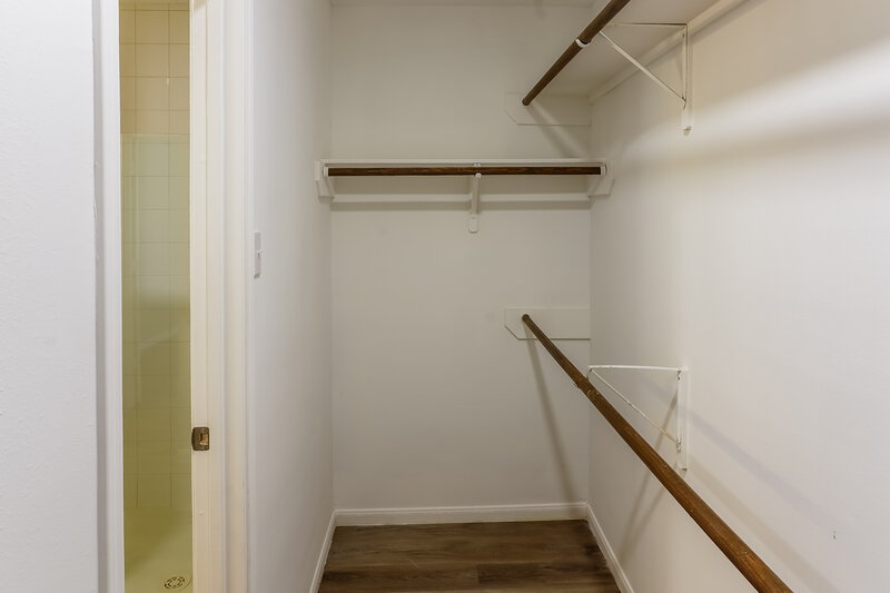 1,650/Mo, 5207 Riverwood Dr Richmond, TX 77469 Walk In Closet View