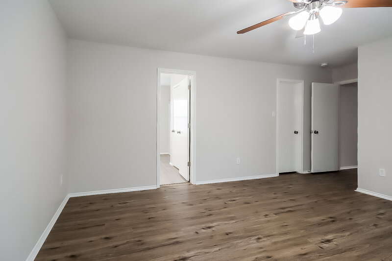 2,225/Mo, 16106 Chamomile Ct Houston, TX 77083 Main Bedroom View 2