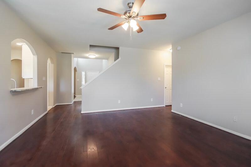 2,035/Mo, 31727 Forest Oak Park Ct Conroe, TX 77385 Living Room View 2