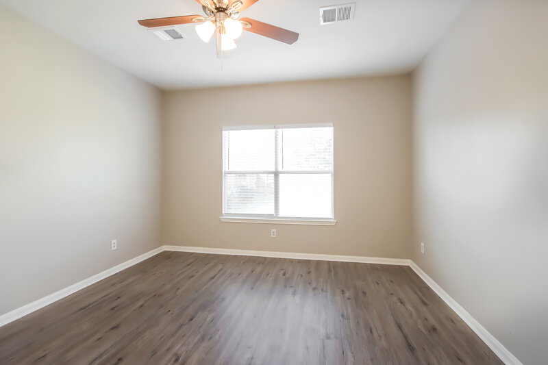 2,035/Mo, 31727 Forest Oak Park Ct Conroe, TX 77385 Main Bedroom View