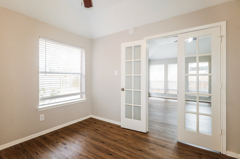 2,050/Mo, 3730 Oak Lace Dr Spring, TX 77389 Office View