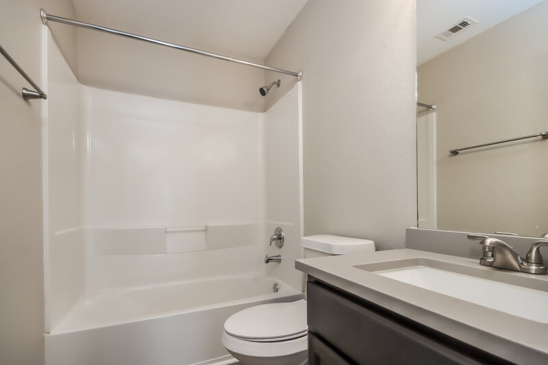 2,205/Mo, 19230 Shire Horse Blvd Porter, TX 77365 Bathroom View