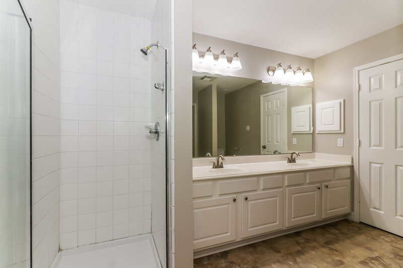 2,065/Mo, 20439 Westfield Estates Dr Katy, TX 77449 Main Bathroom View
