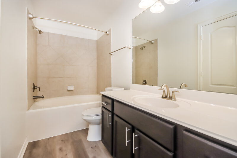 1,825/Mo, 2906 Old Draw Dr Humble, TX 77396 Main Bathroom View