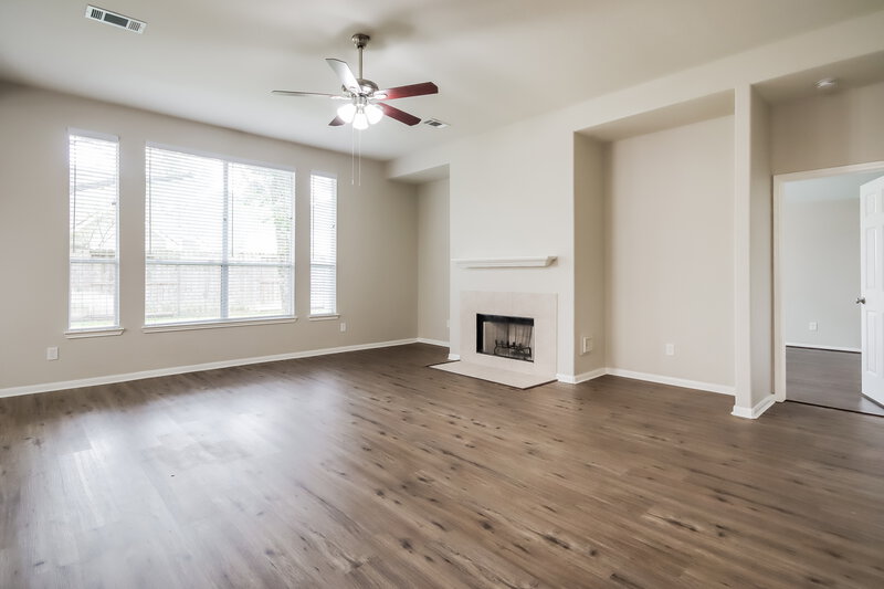 2,335/Mo, 14514 Red Mulberry Ln Houston, TX 77044 Living Room View