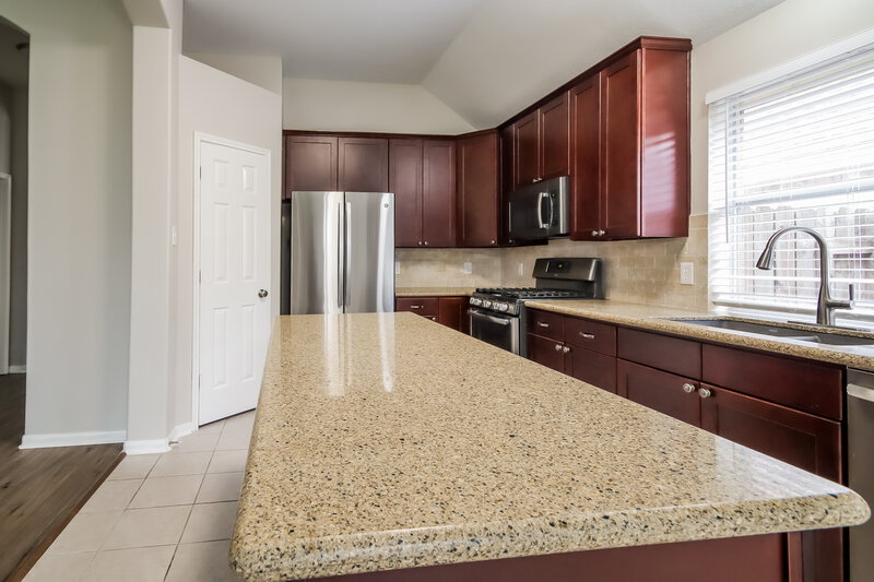 2,335/Mo, 14514 Red Mulberry Ln Houston, TX 77044 Kitchen View