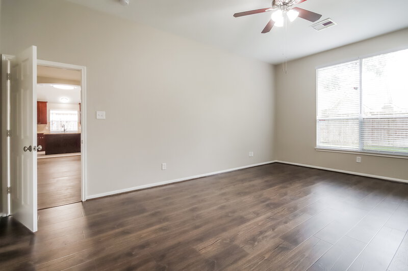 2,335/Mo, 14514 Red Mulberry Ln Houston, TX 77044 Main Bedroom View