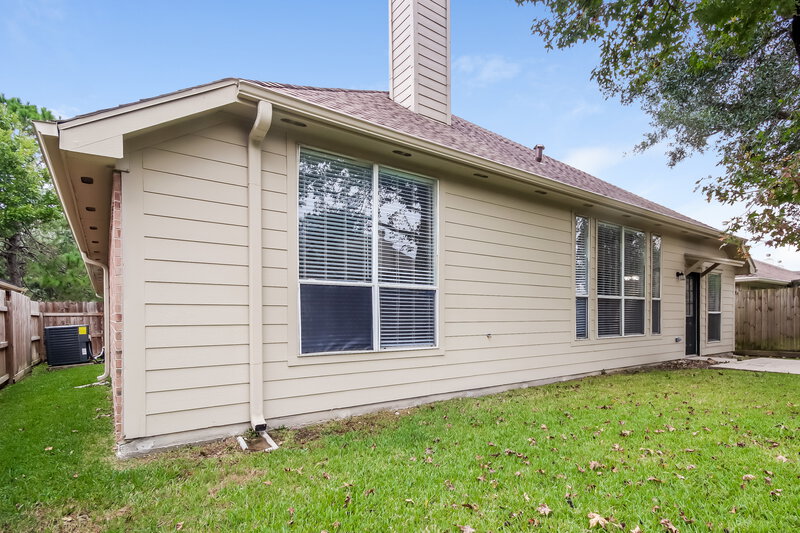 2,335/Mo, 14514 Red Mulberry Ln Houston, TX 77044 Rear View